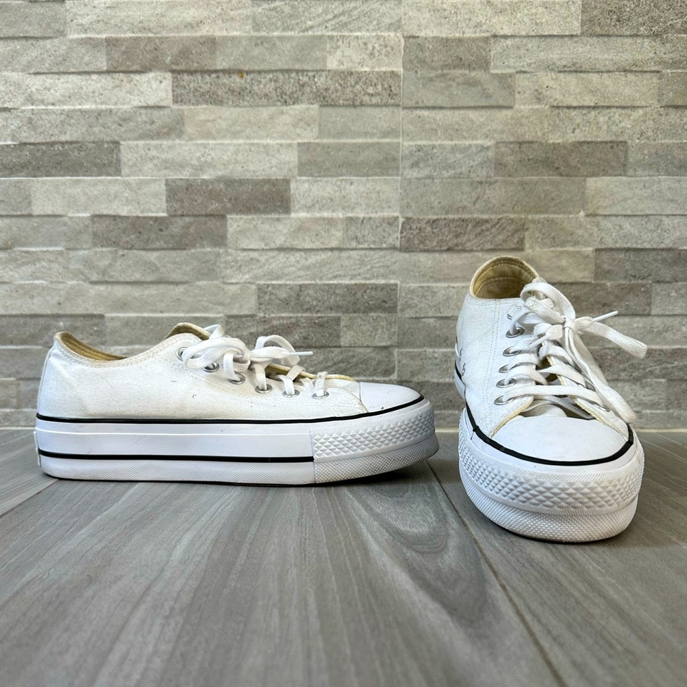 Converse Chuck Taylor Platform Shoes- White- 8 Women